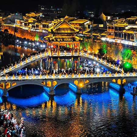 Fenghuang Memory Linjiang Inn Eksteriør billede