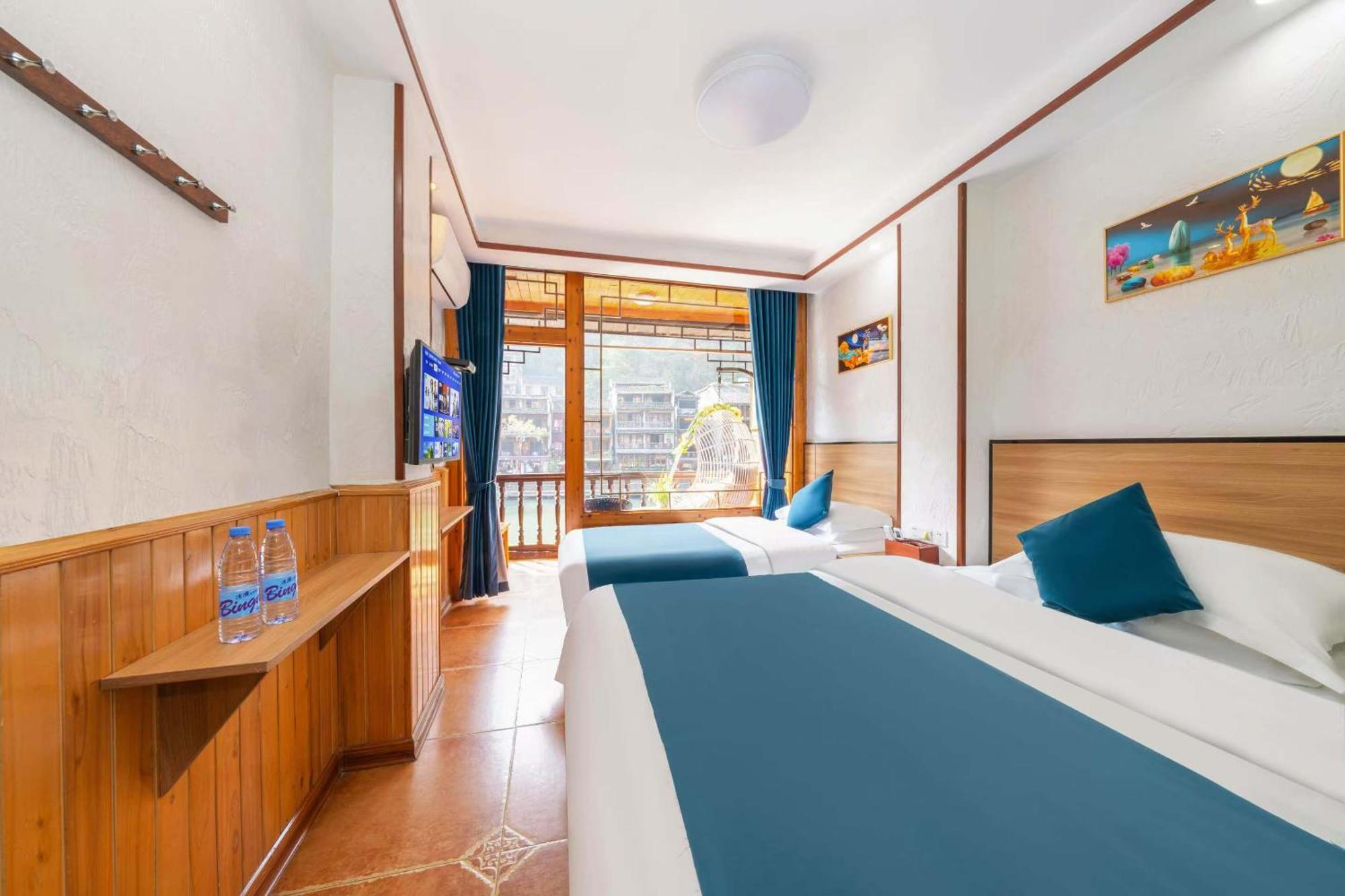 Fenghuang Memory Linjiang Inn Eksteriør billede
