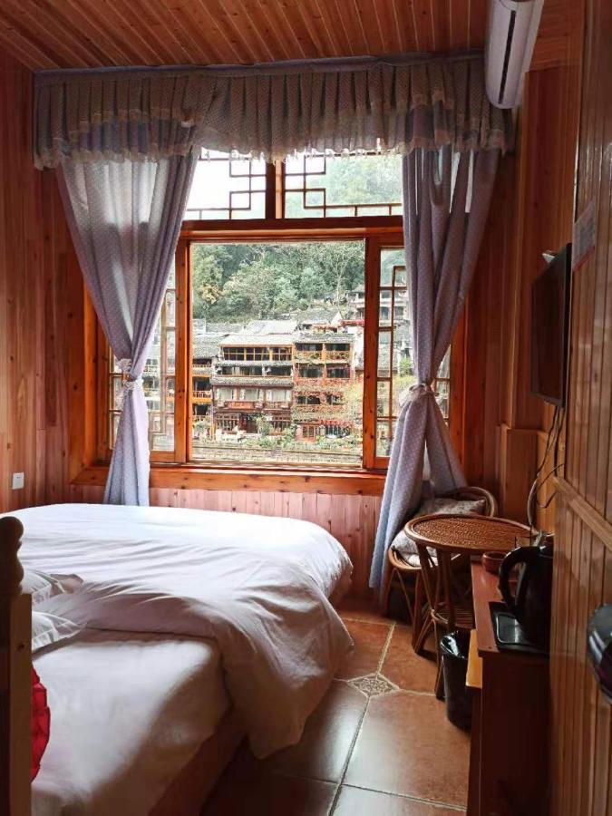 Fenghuang Memory Linjiang Inn Eksteriør billede