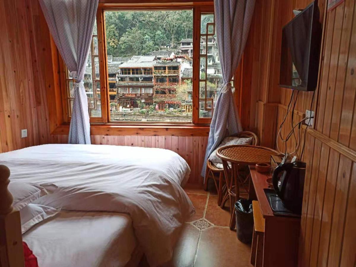 Fenghuang Memory Linjiang Inn Eksteriør billede